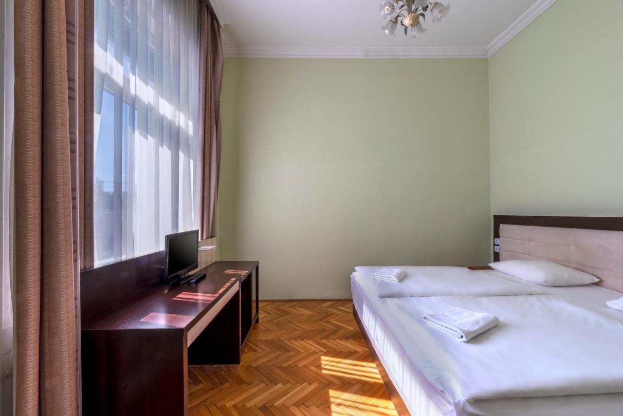 Baross City Hotel - Budapest Bagian luar foto